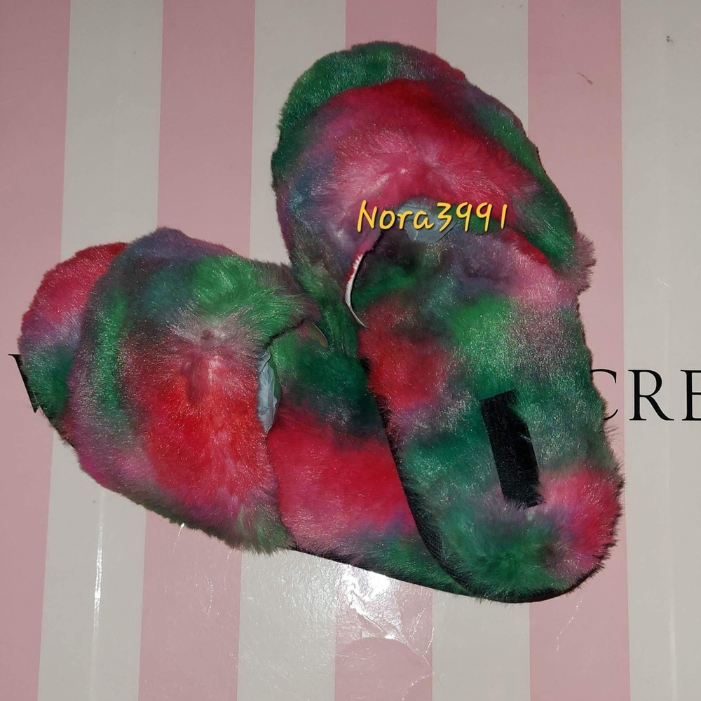 PINK VS Faux Fur Slipper size Small NIP - Picture 5 of 11